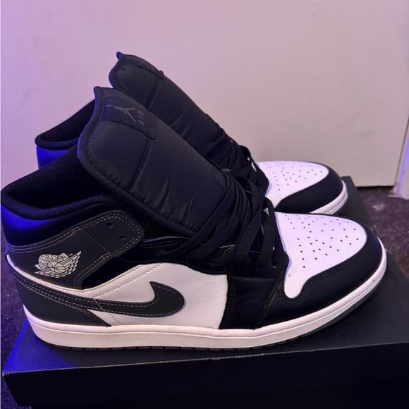 Jordan 1 mid iron grey - Picture 1 of 3